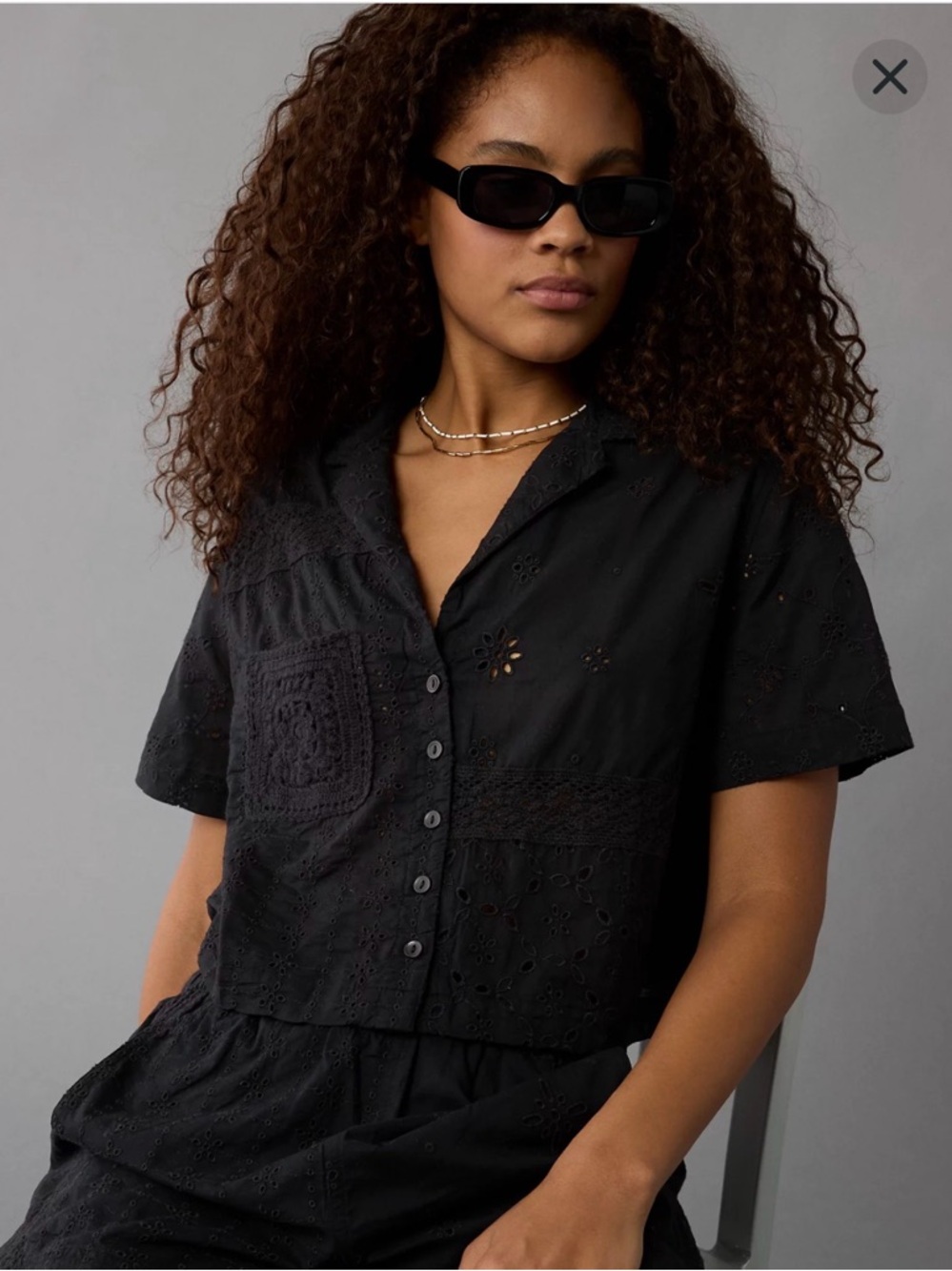 American Eagle Black Cropped Eyelet Button-Up Shirt size Medium